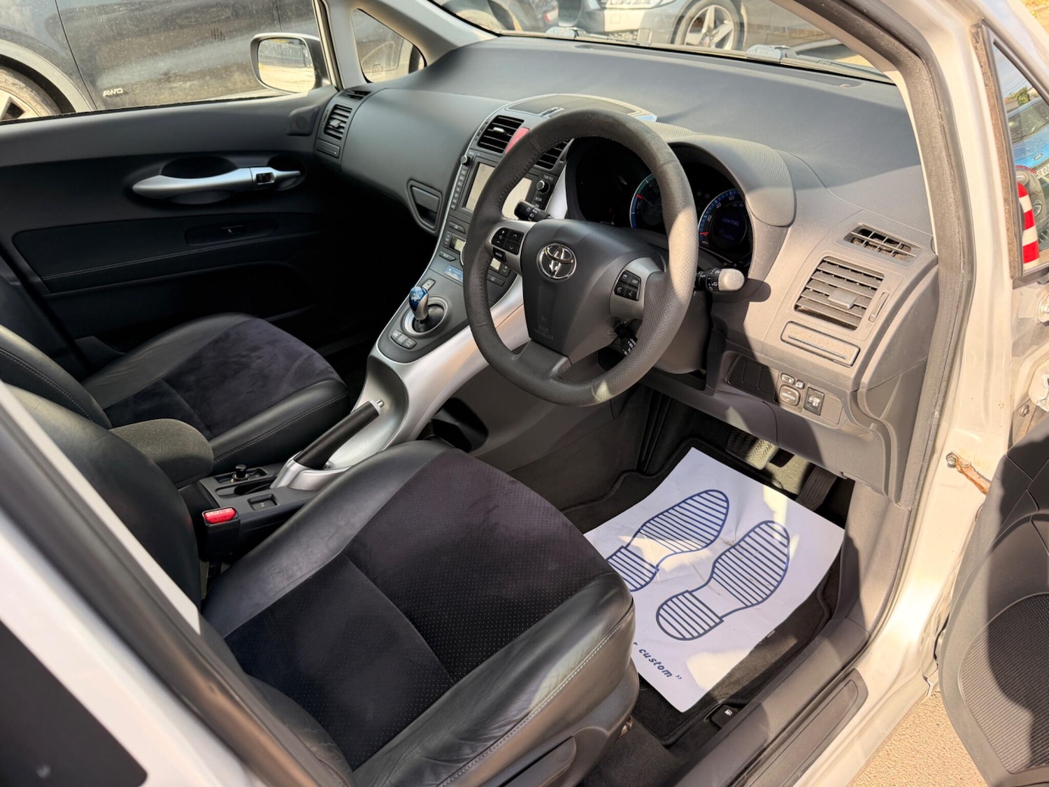 Used Toyota Auris 2010 for sale - 76226650: Photo 17