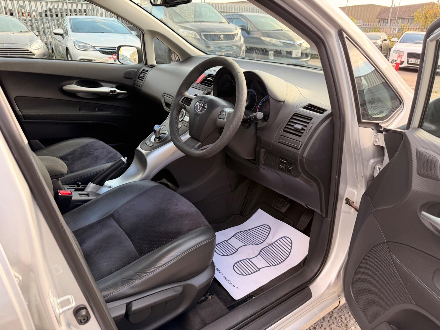 Used Toyota Auris 2010 for sale - 76226650: Photo 28