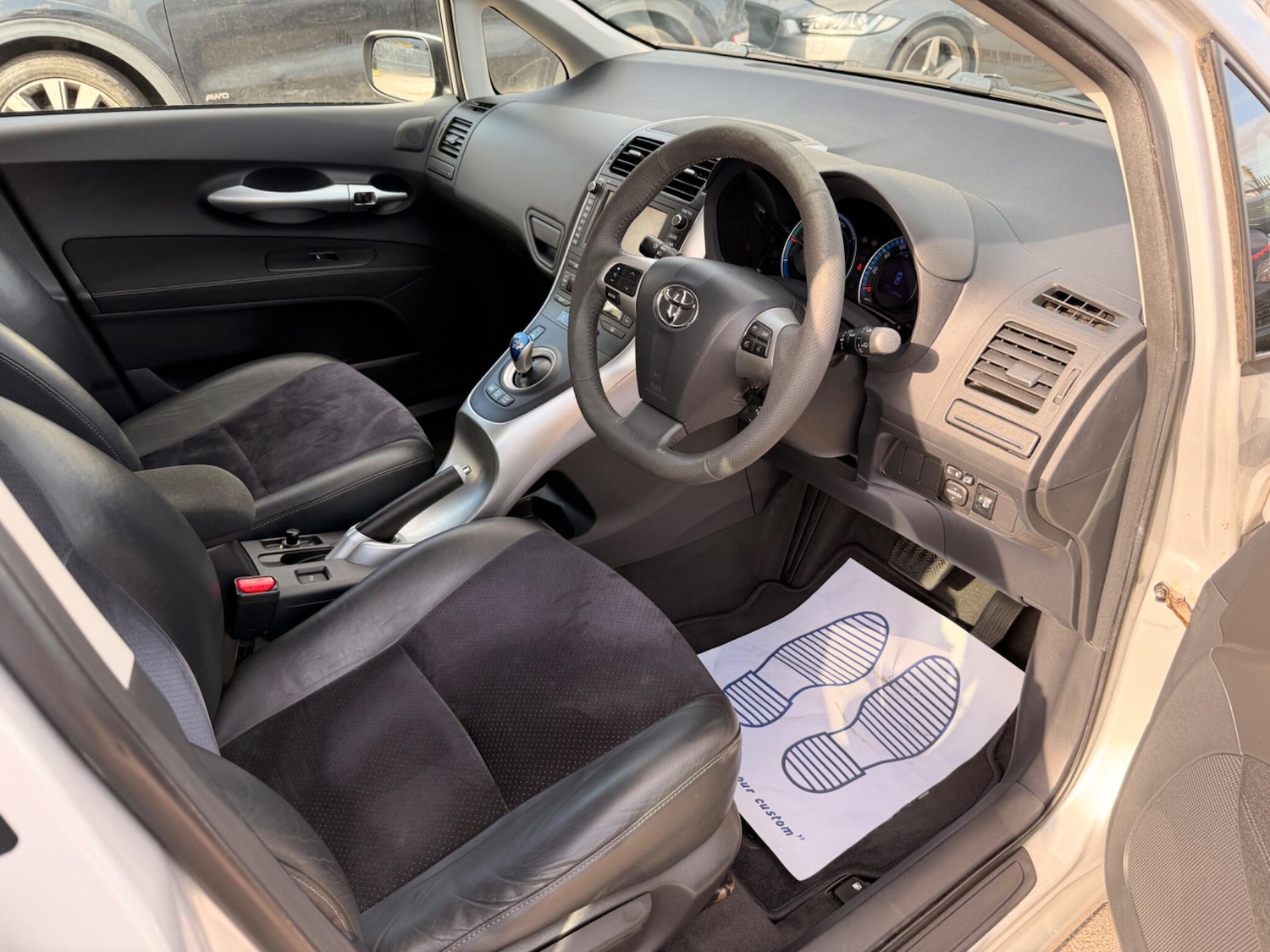 Used Toyota Auris 2010 for sale - 76226650: Photo 9