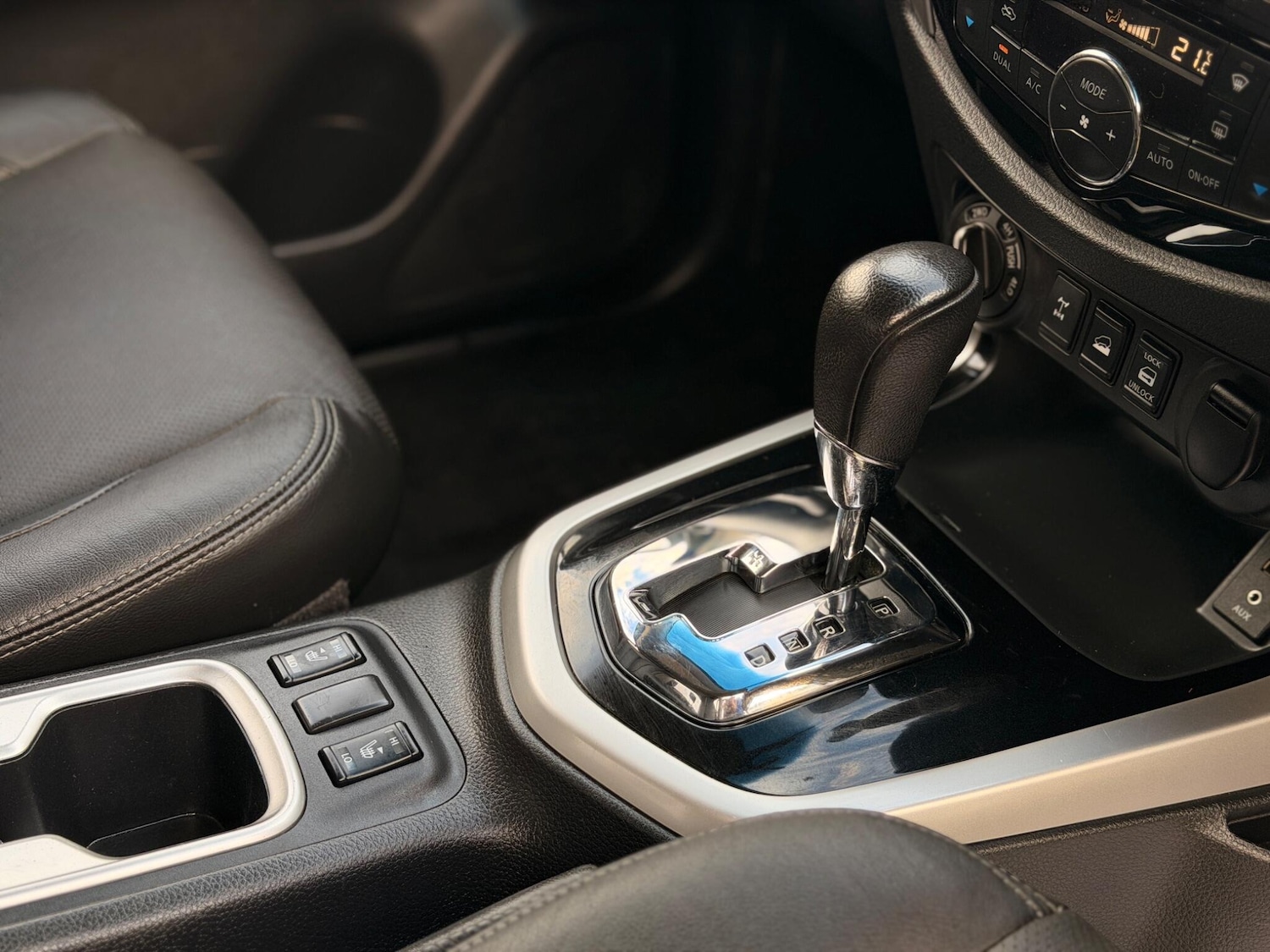 Used Nissan Navara 2018 for sale - 76408728: Photo 40