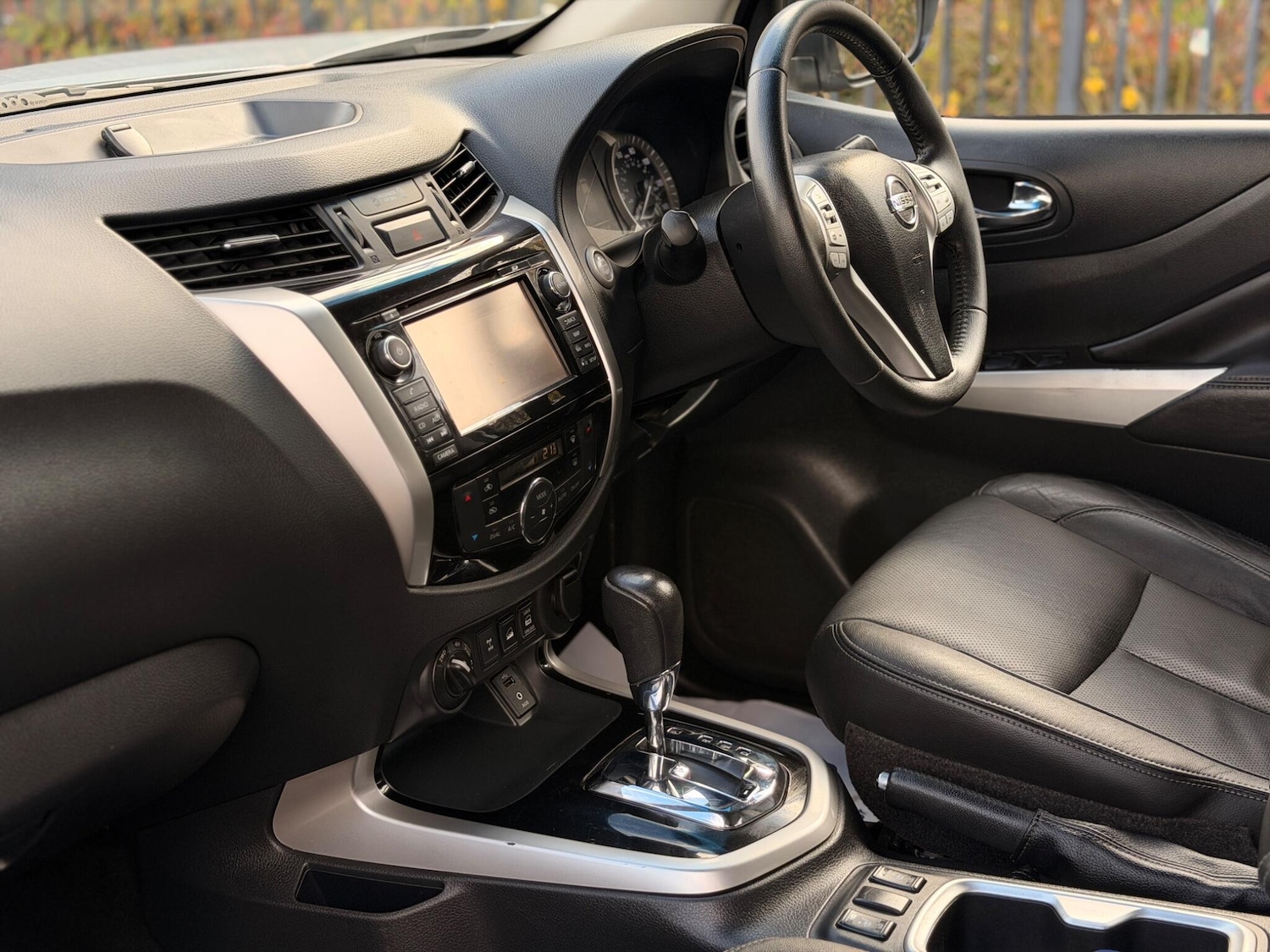 Used Nissan Navara 2018 for sale - 76408728: Photo 43