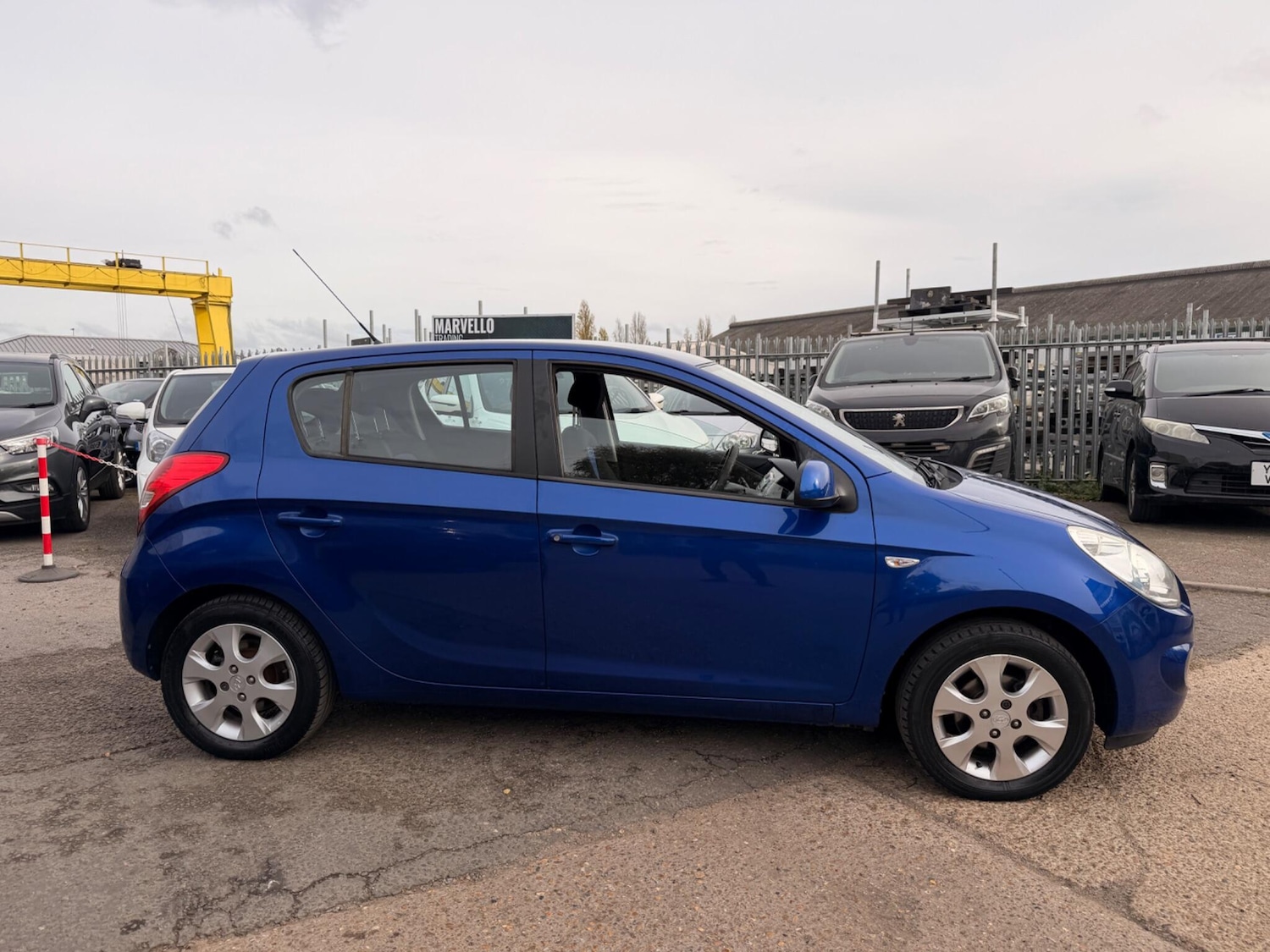 Used Hyundai i20 2009 for sale - 76887288: Photo 13