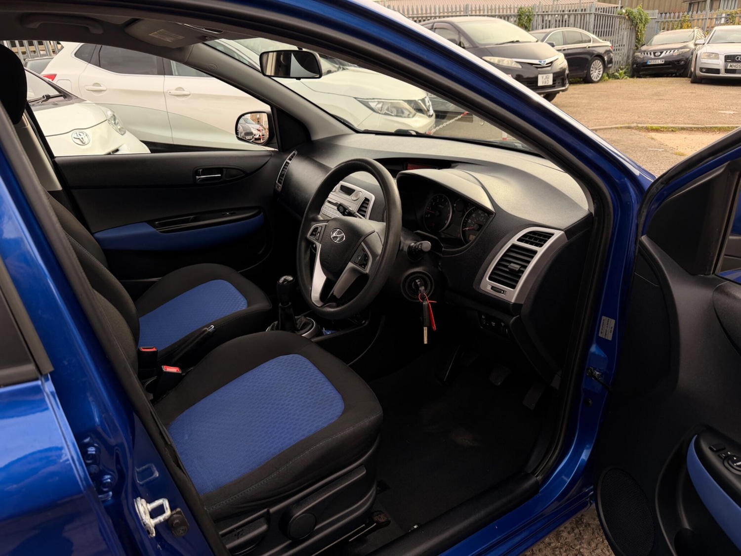 Used Hyundai i20 2009 for sale - 76887288: Photo 8