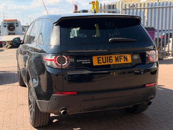 Used Land Rover Discovery Sport 2016 for sale - 79224499: Photo