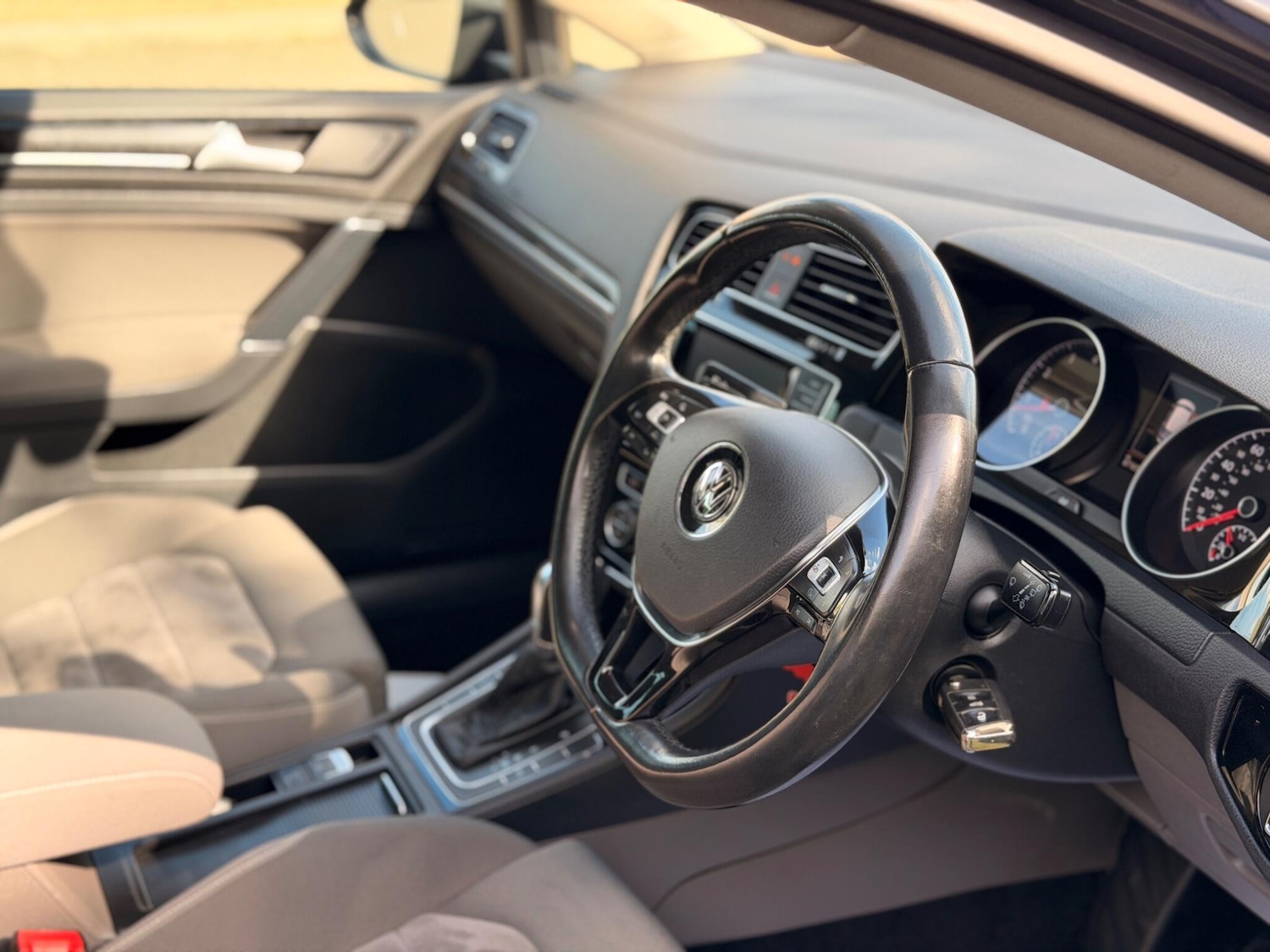 Used Volkswagen Golf 2013 for sale - 76109897: Photo 8