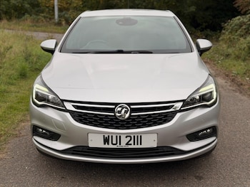 Used Vauxhall Astra 2017 for sale - 76226363: Photo 2