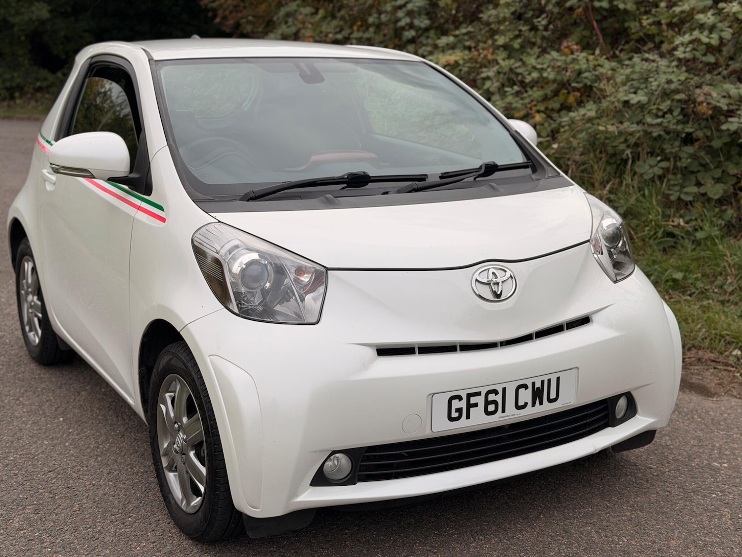 Used Toyota IQ 2011 for sale - 76314602: Photo 1