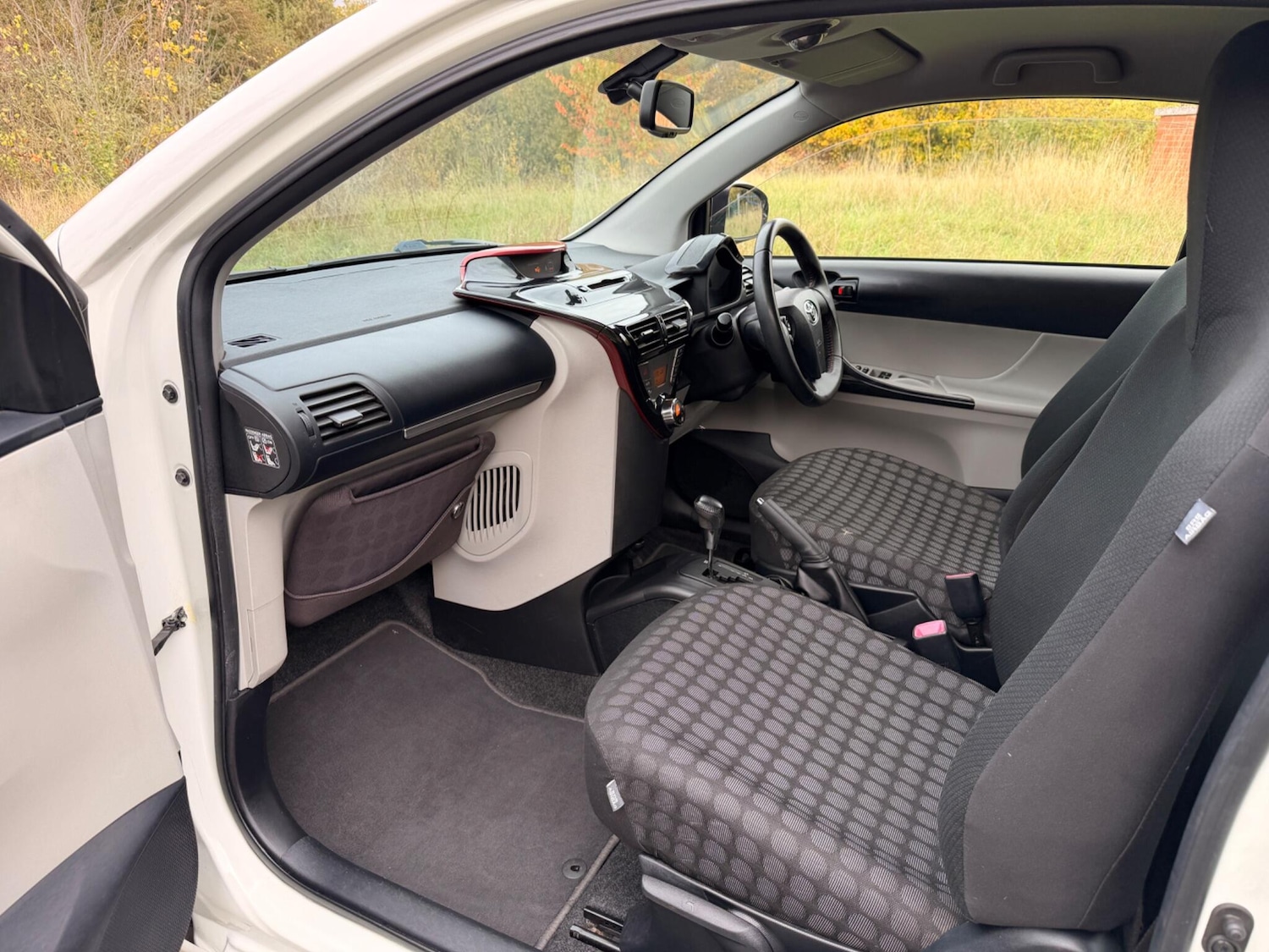 Used Toyota IQ 2011 for sale - 76314602: Photo 11