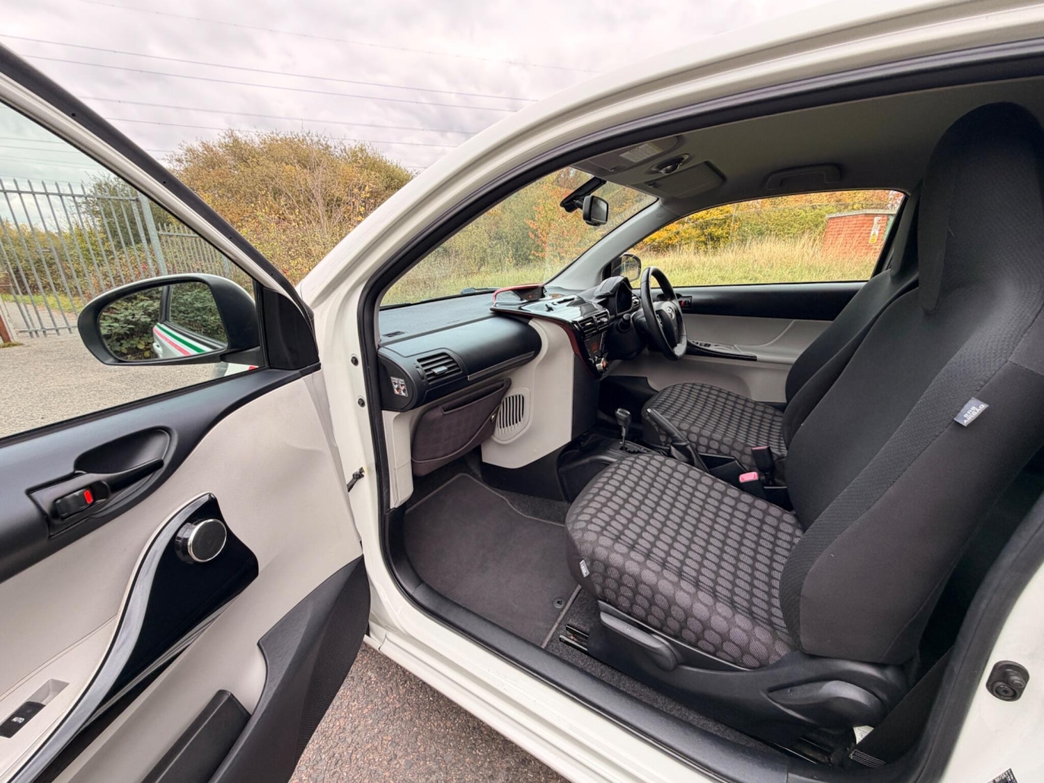 Used Toyota IQ 2011 for sale - 76314602: Photo 17