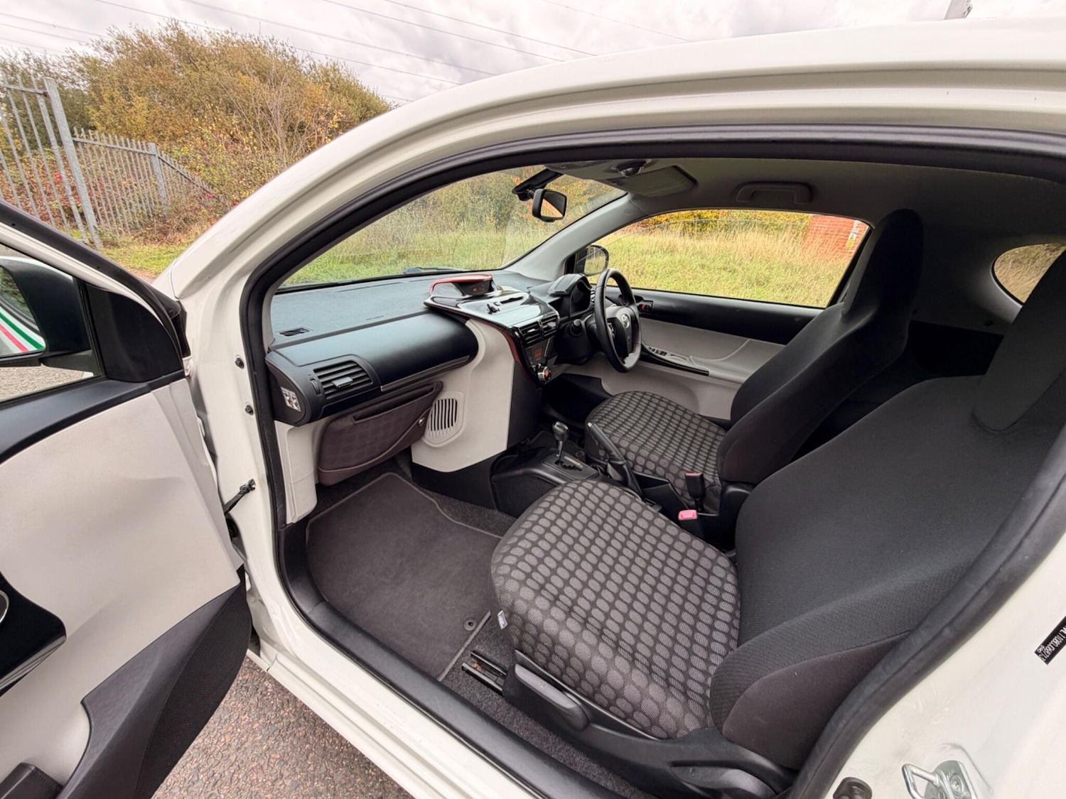 Used Toyota IQ 2011 for sale - 76314602: Photo 24