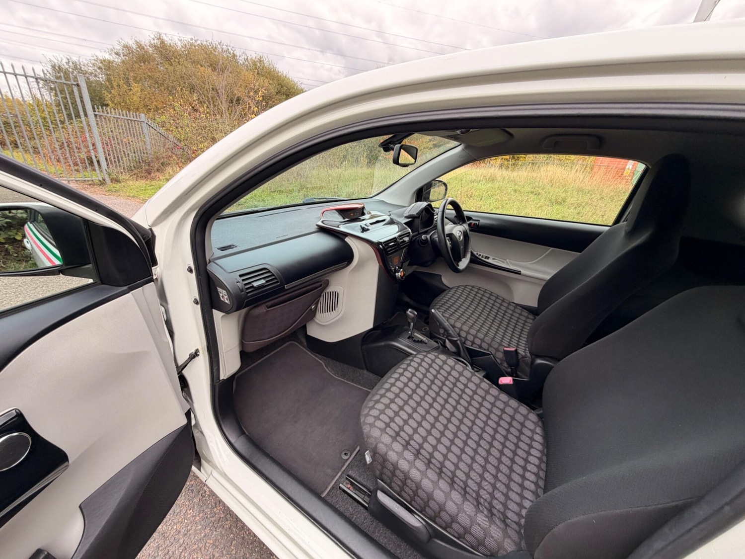 Used Toyota IQ 2011 for sale - 76314602: Photo 8