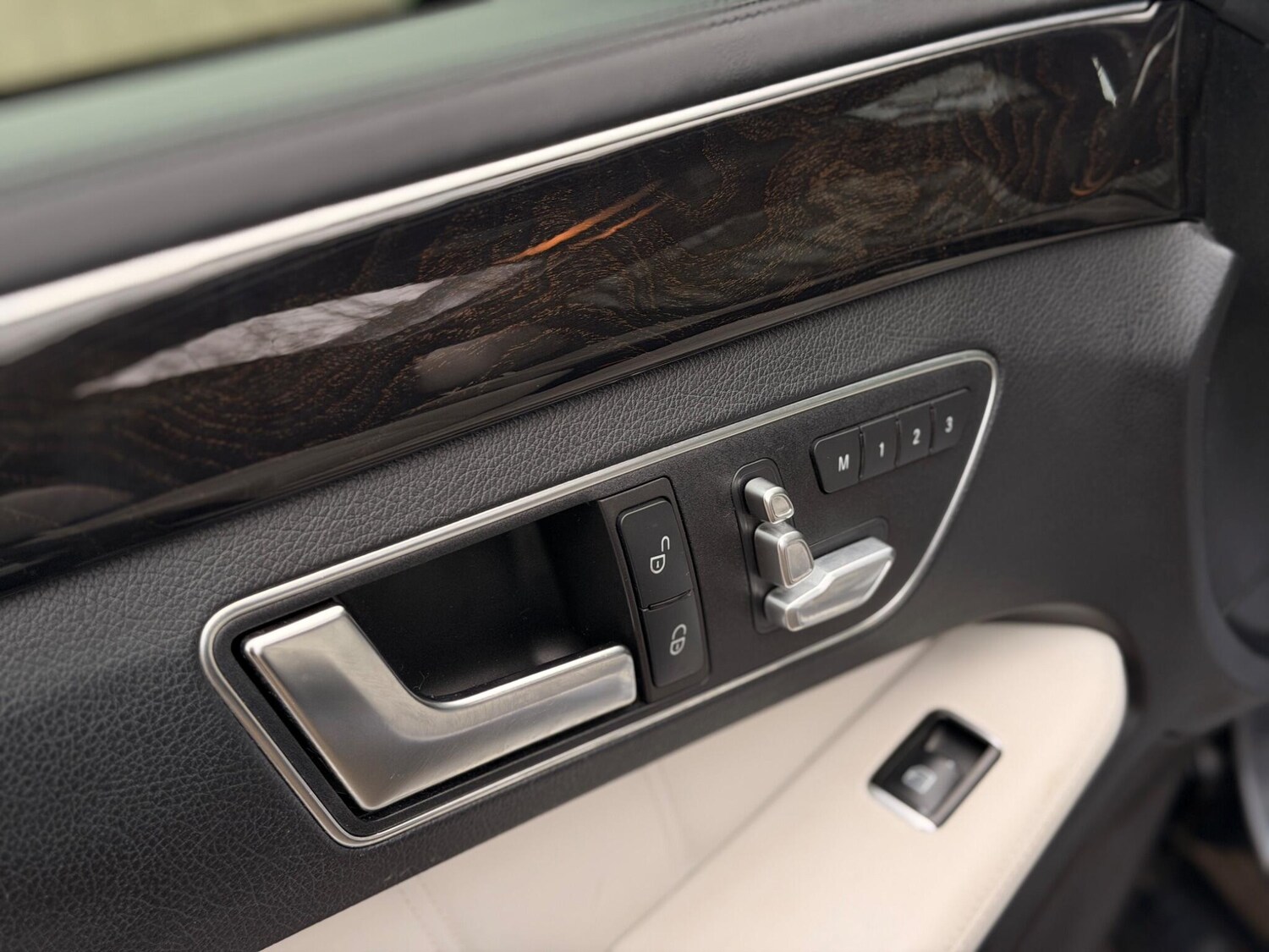 Used Mercedes-Benz E Class 2015 for sale - 77425882: Photo 18