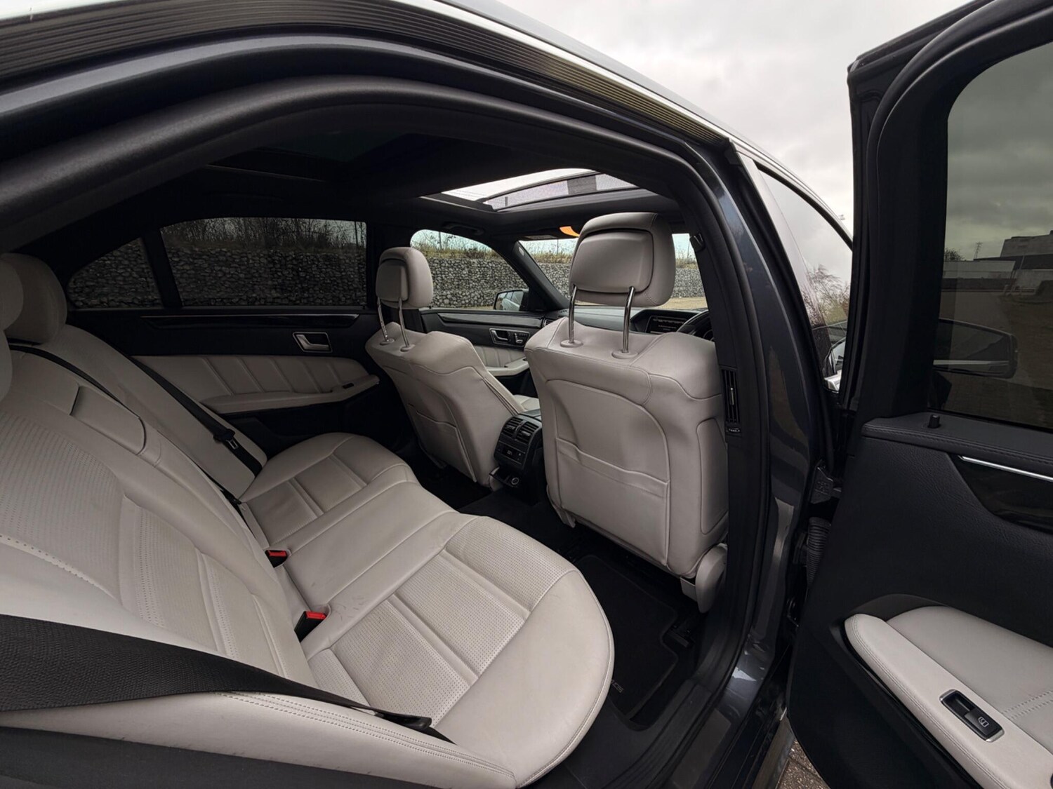 Used Mercedes-Benz E Class 2015 for sale - 77425882: Photo 19