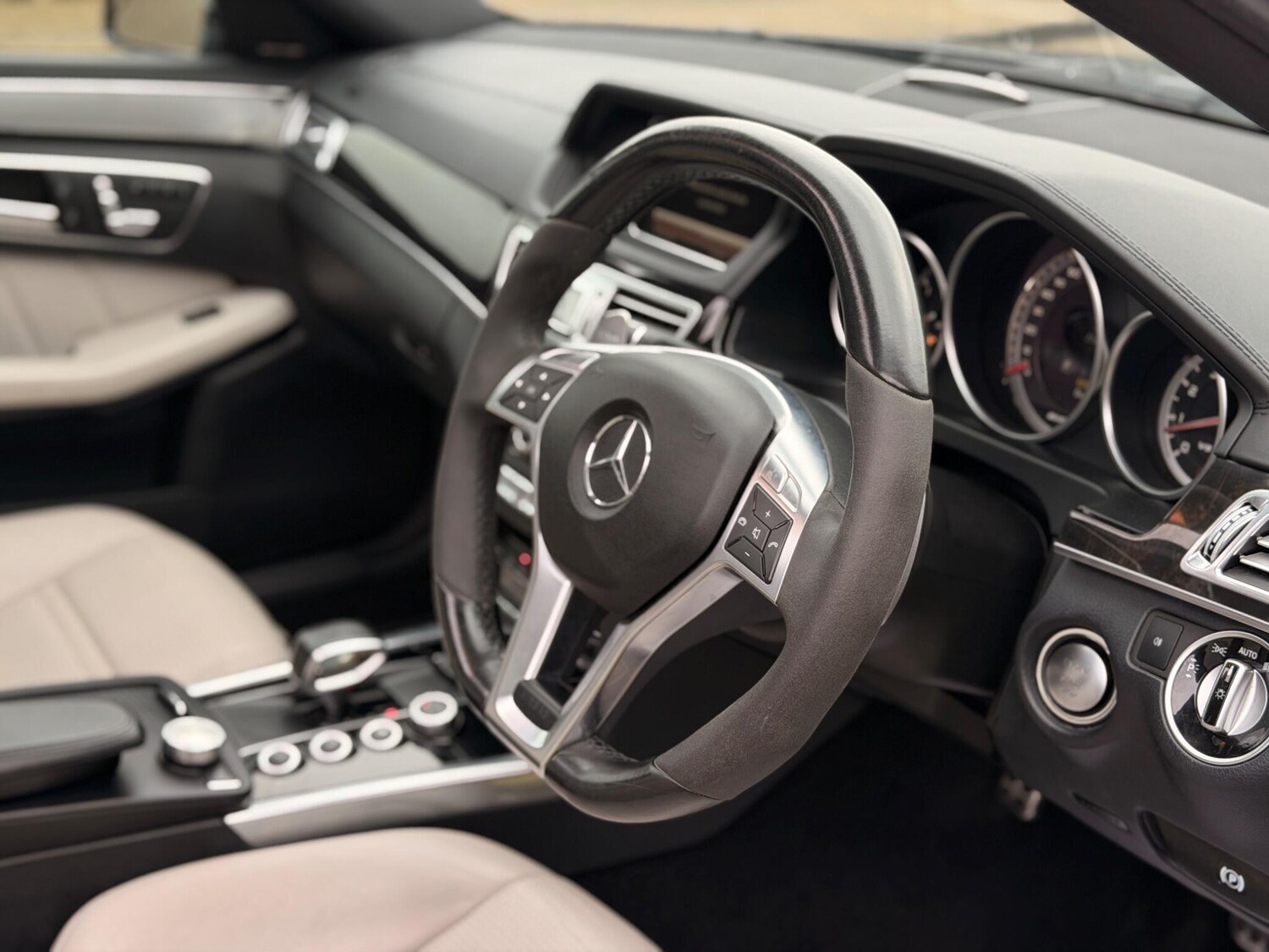 Used Mercedes-Benz E Class 2015 for sale - 77425882: Photo 23