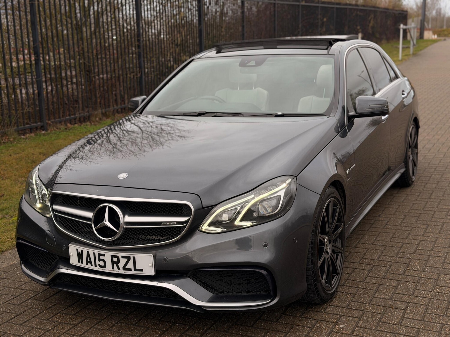 Used Mercedes-Benz E Class 2015 for sale - 77425882: Photo 3