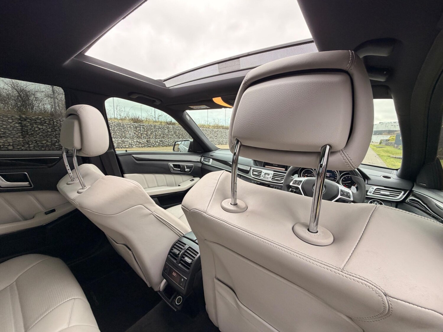 Used Mercedes-Benz E Class 2015 for sale - 77425882: Photo 36