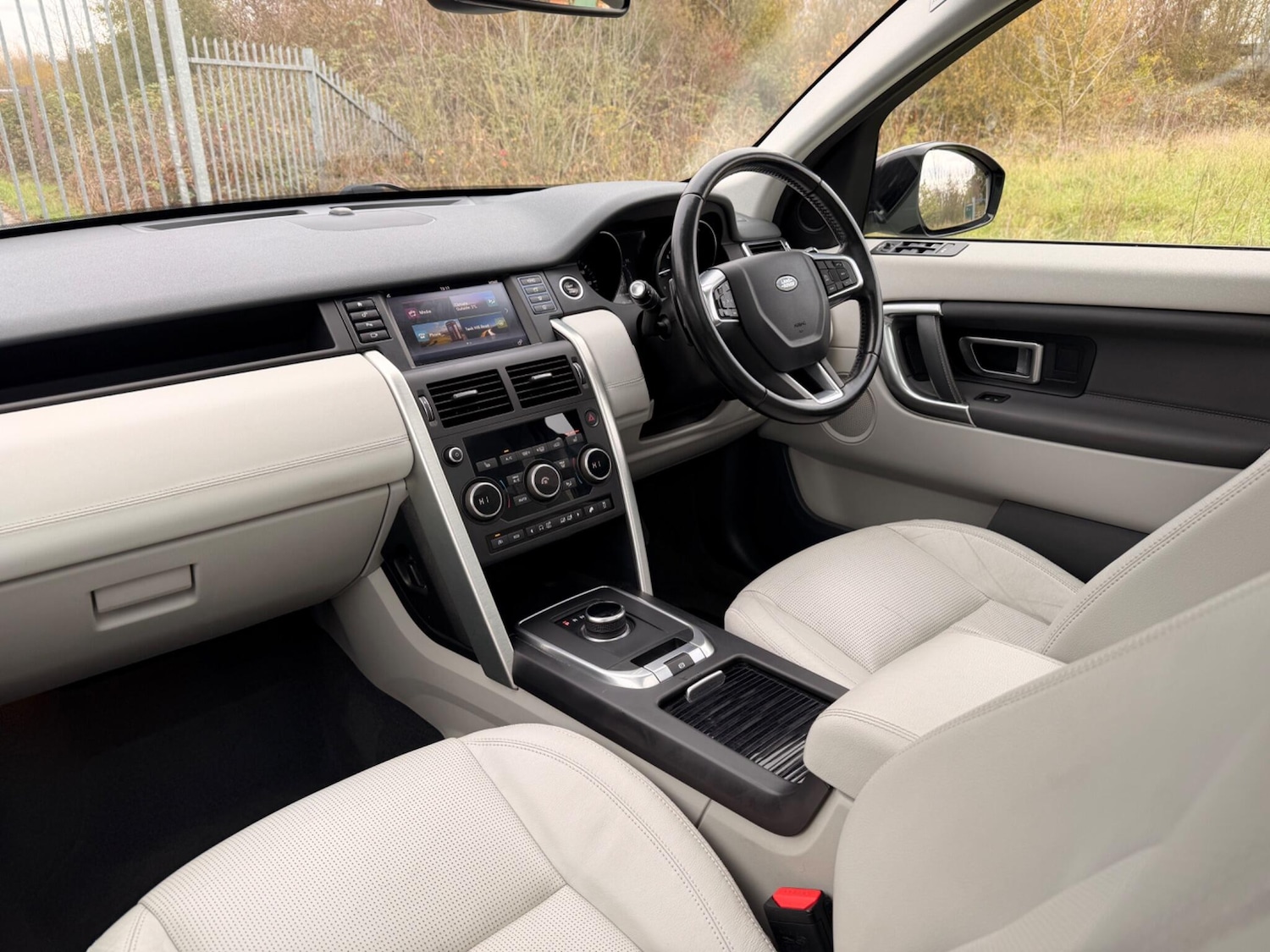 Used Land Rover Discovery Sport for sale - 76656990: Photo 12