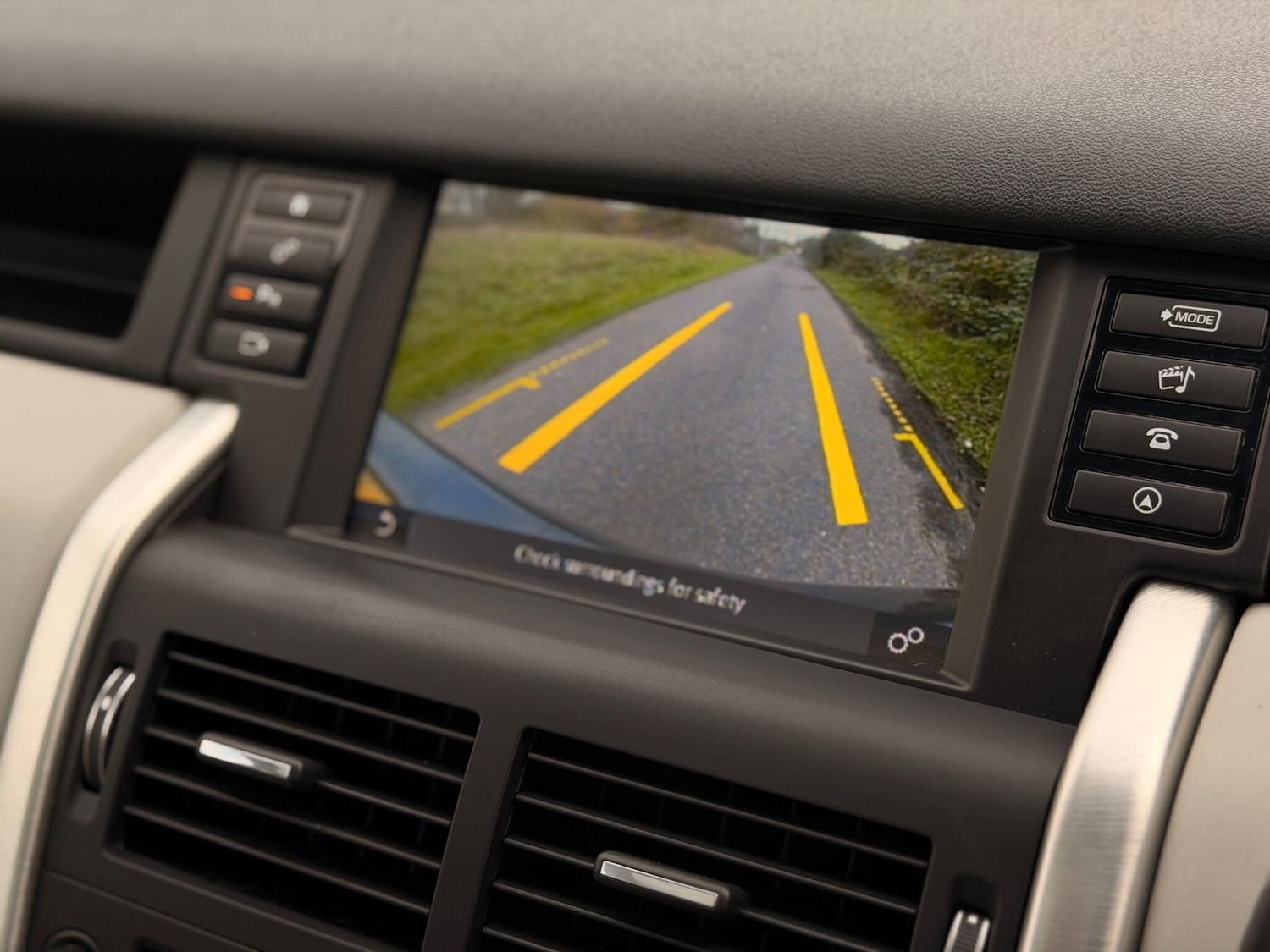 Used Land Rover Discovery Sport for sale - 76656990: Photo 14