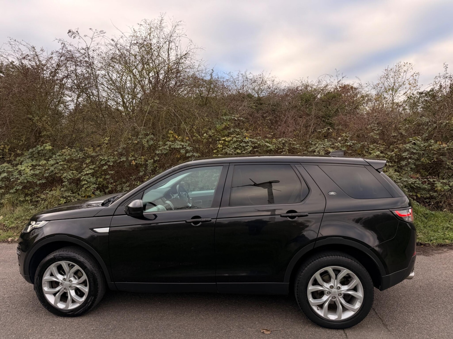 Used Land Rover Discovery Sport for sale - 76656990: Photo 28