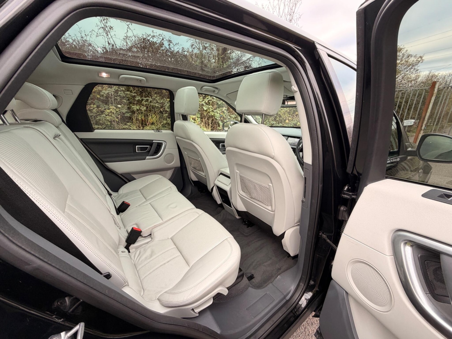 Used Land Rover Discovery Sport for sale - 76656990: Photo 37