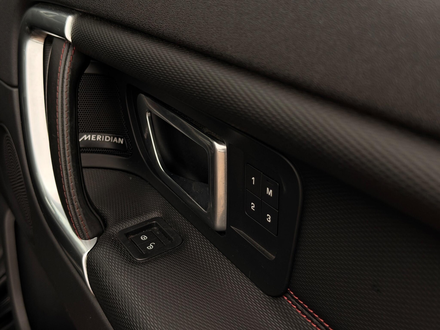 Used Land Rover Discovery Sport 2017 for sale - 77695345: Photo 18