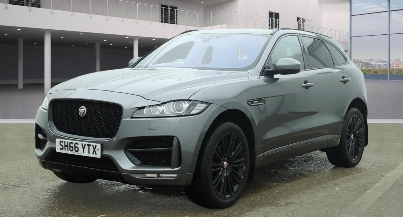 Used Jaguar F-Pace 2016 for sale - 77824343: Photo 2