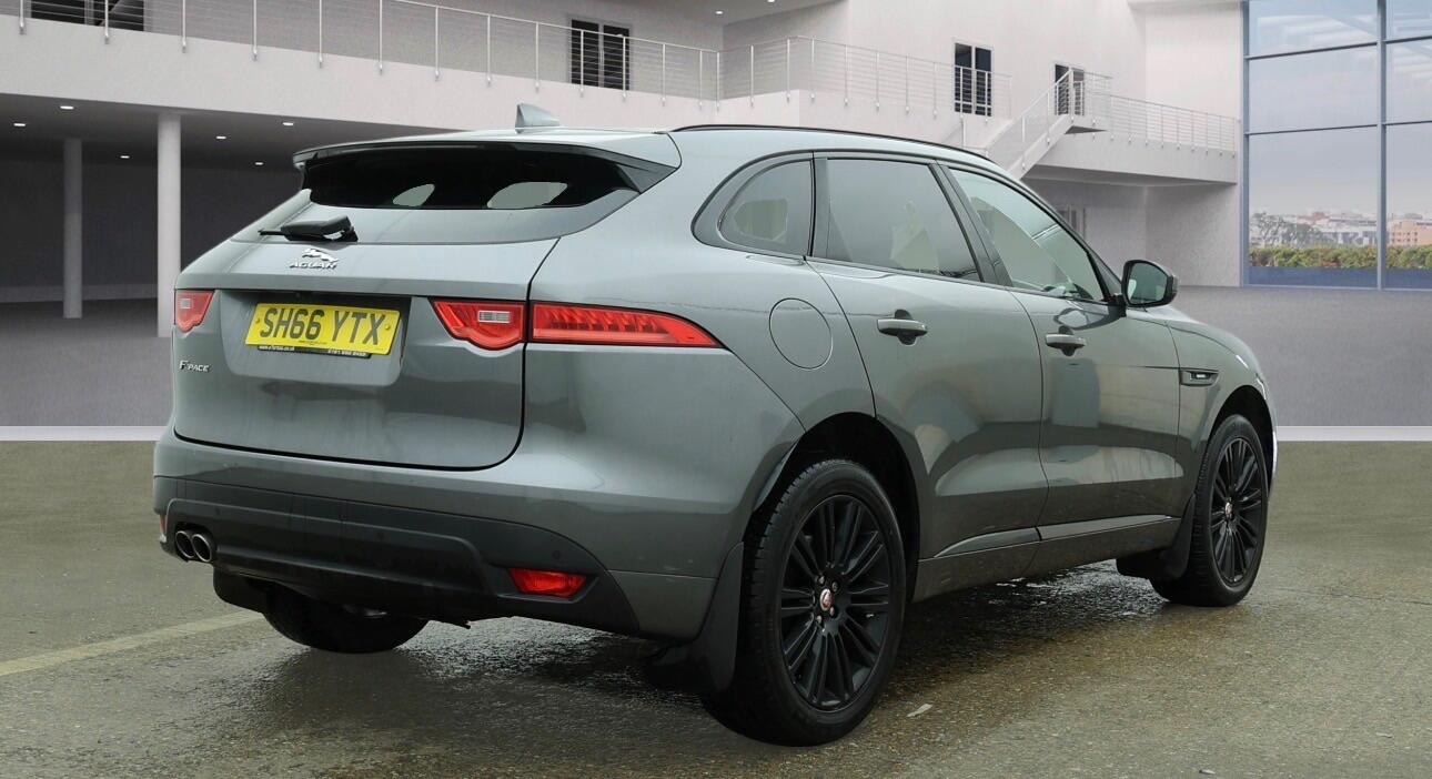 Used Jaguar F-Pace 2016 for sale - 77824343: Photo 4