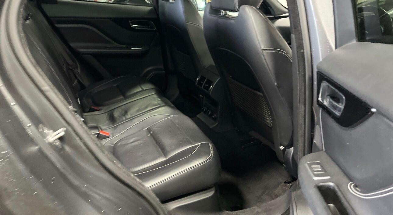 Used Jaguar F-Pace 2016 for sale - 77824343: Photo 6