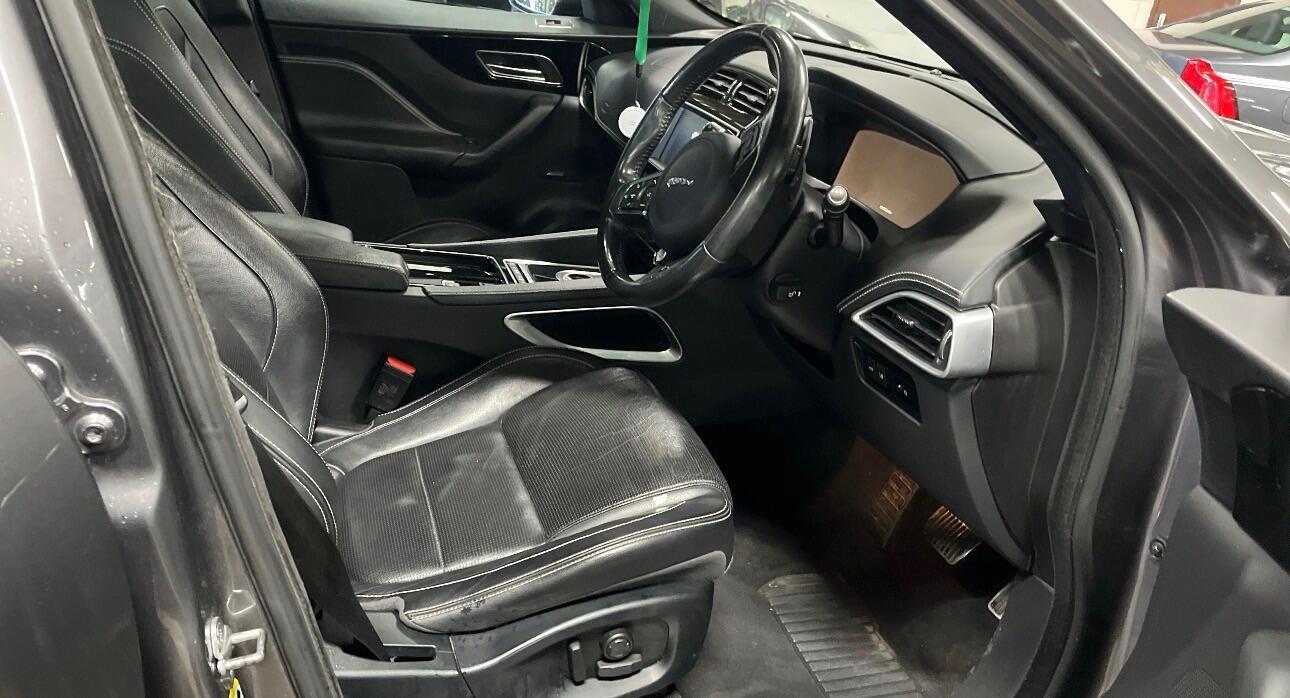 Used Jaguar F-Pace 2016 for sale - 77824343: Photo 7