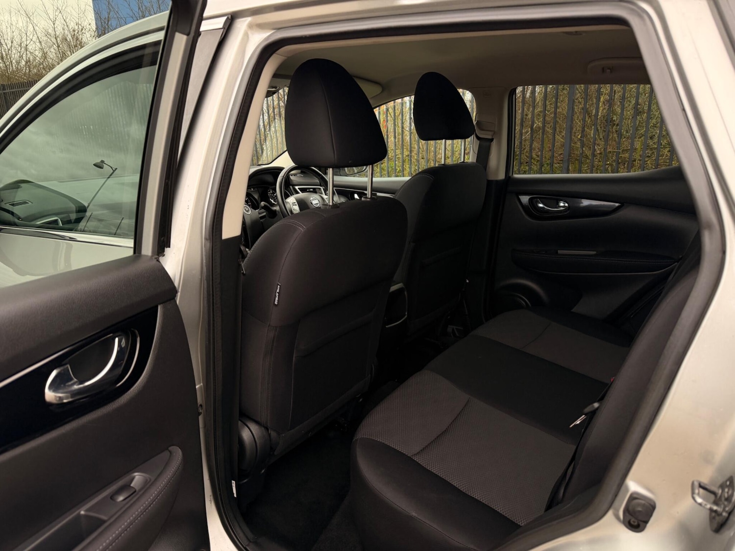 Used Nissan Qashqai 2015 for sale - 77637824: Photo 10