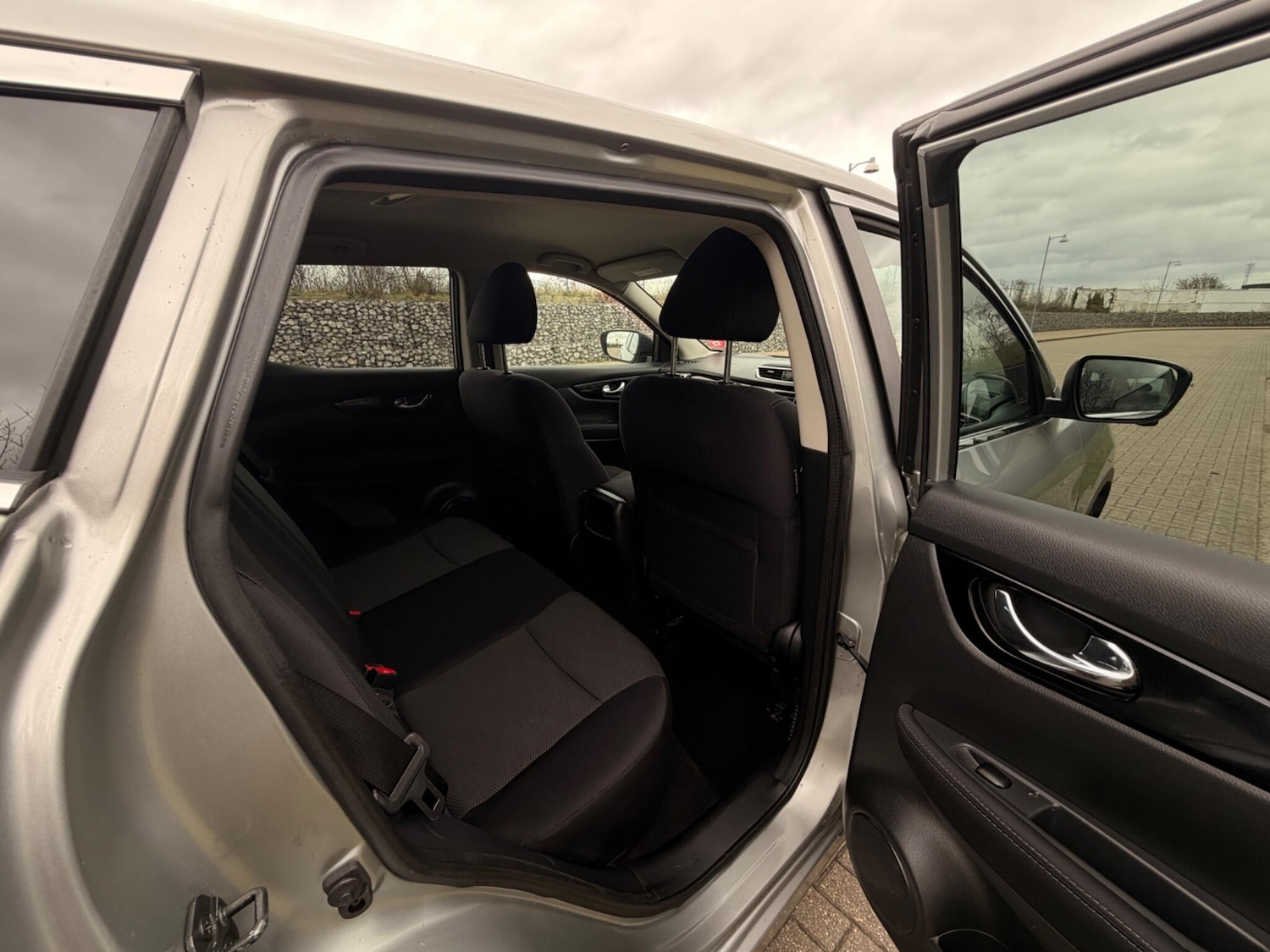 Used Nissan Qashqai 2015 for sale - 77637824: Photo 11