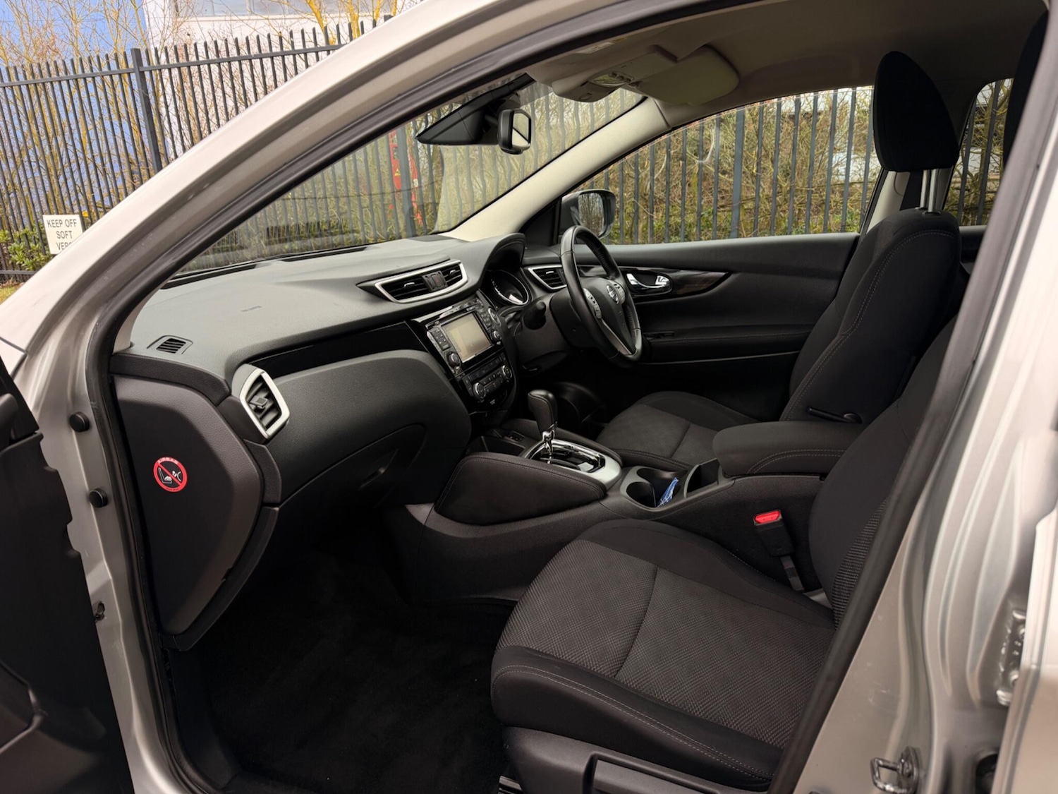 Used Nissan Qashqai 2015 for sale - 77637824: Photo 24