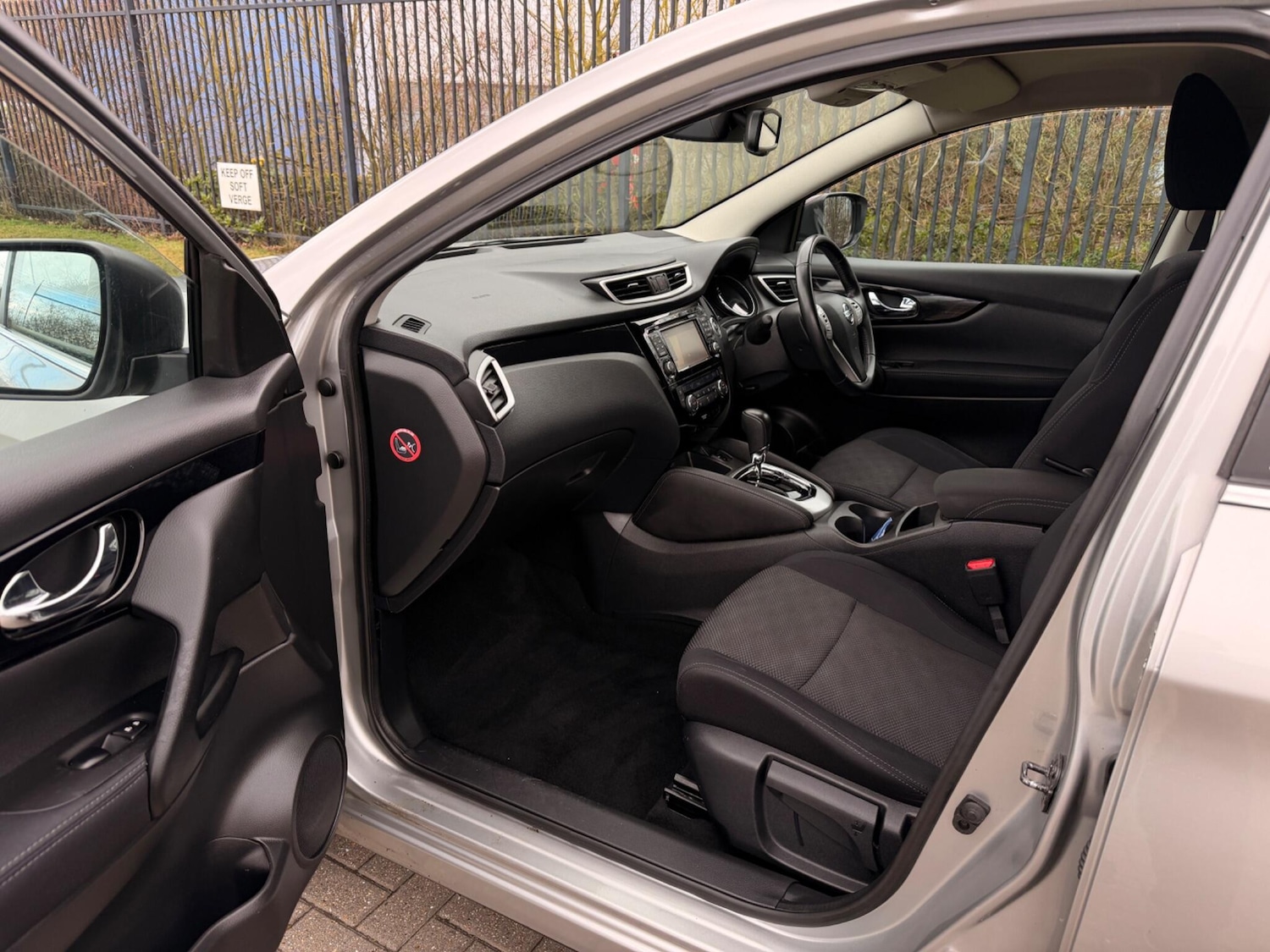 Used Nissan Qashqai 2015 for sale - 77637824: Photo 28