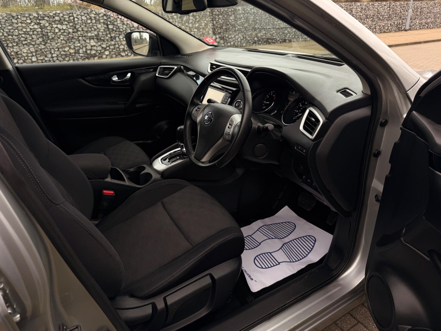 Used Nissan Qashqai 2015 for sale - 77637824: Photo 9