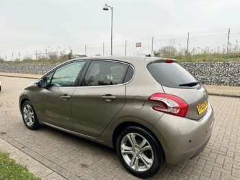 Used Peugeot 208 2013 for sale - 72815823: Photo