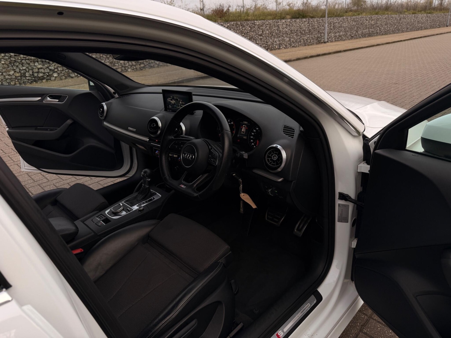 Used Audi A3 2016 for sale - 76584377: Photo 8