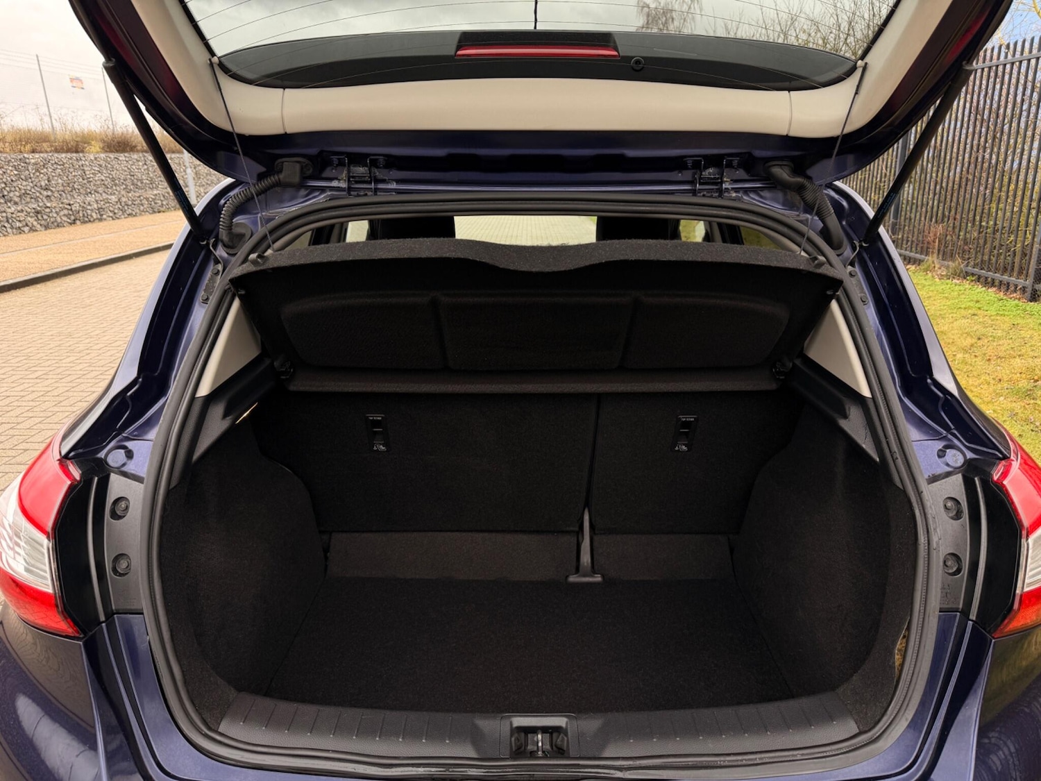 Used Nissan Pulsar 2015 for sale - 77330720: Photo 10