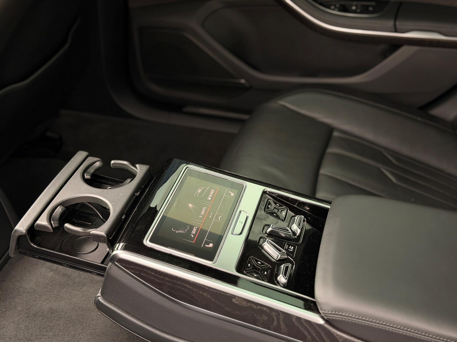 Used Audi A8 2018 for sale - 77696125: Photo 15