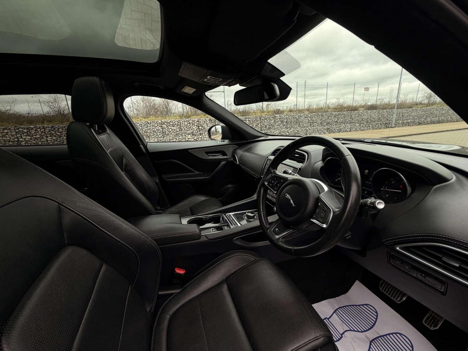 Used Jaguar F-Pace 2017 for sale - 77695346: Photo 11