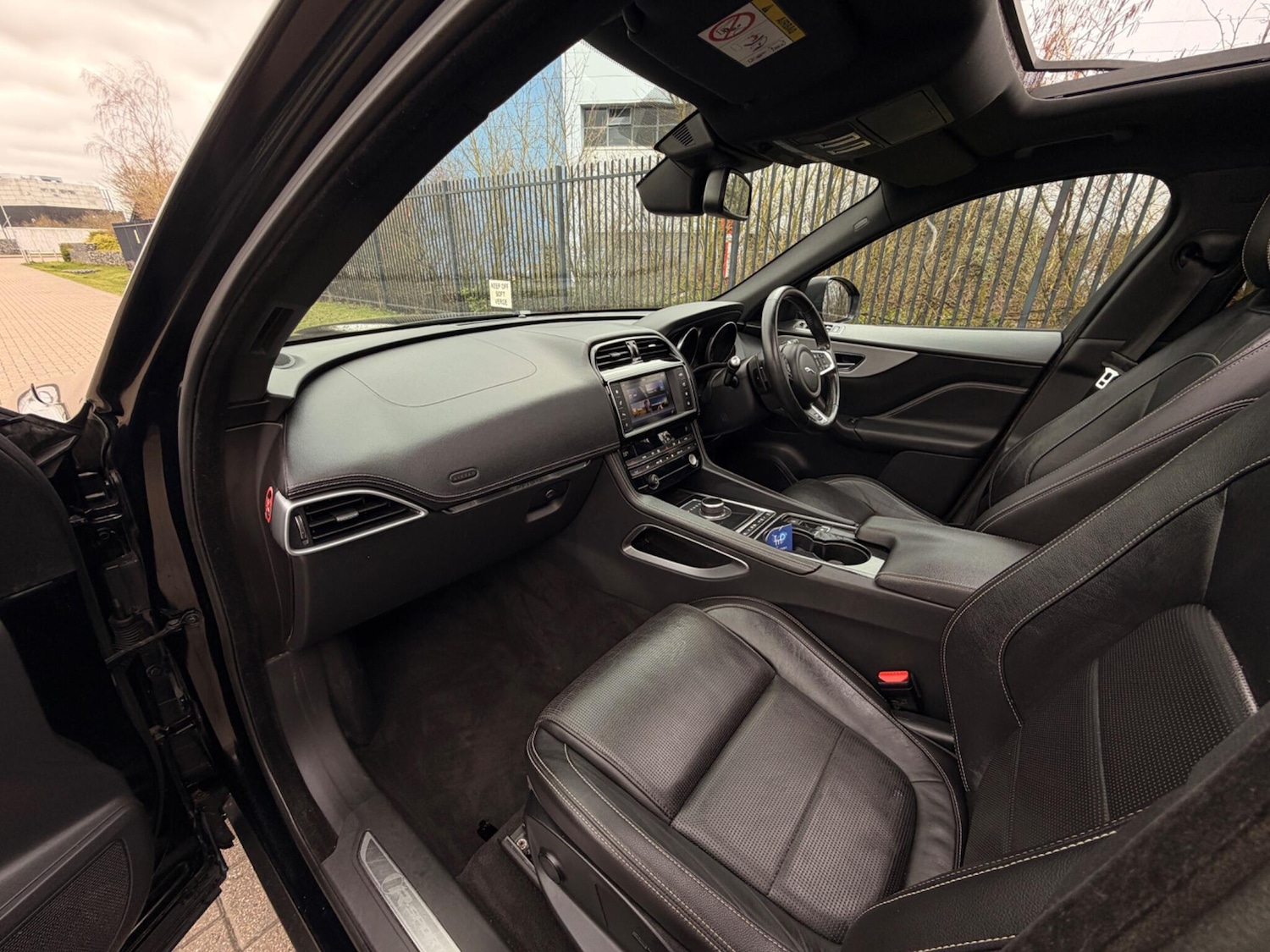 Used Jaguar F-Pace 2017 for sale - 77695346: Photo 14