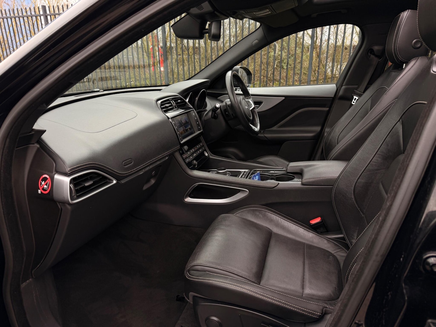 Used Jaguar F-Pace 2017 for sale - 77695346: Photo 26