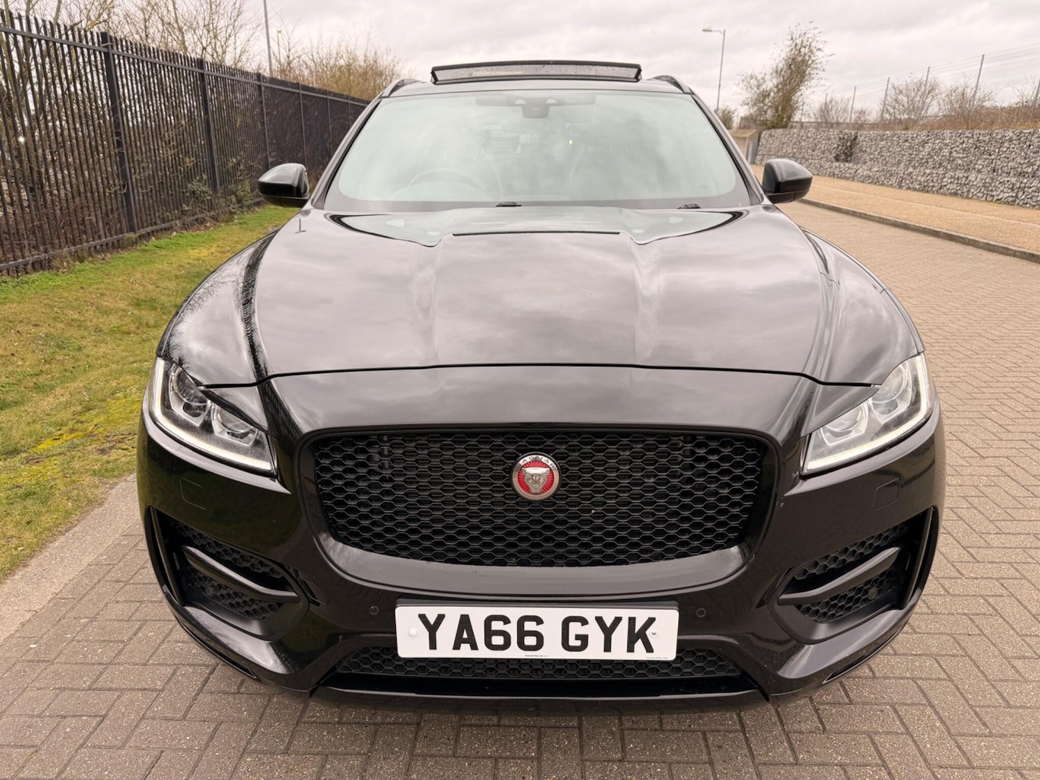 Used Jaguar F-Pace 2017 for sale - 77695346: Photo 28