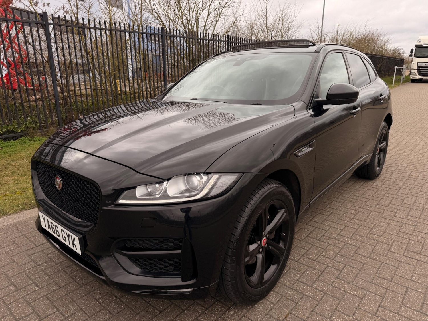Used Jaguar F-Pace 2017 for sale - 77695346: Photo 29