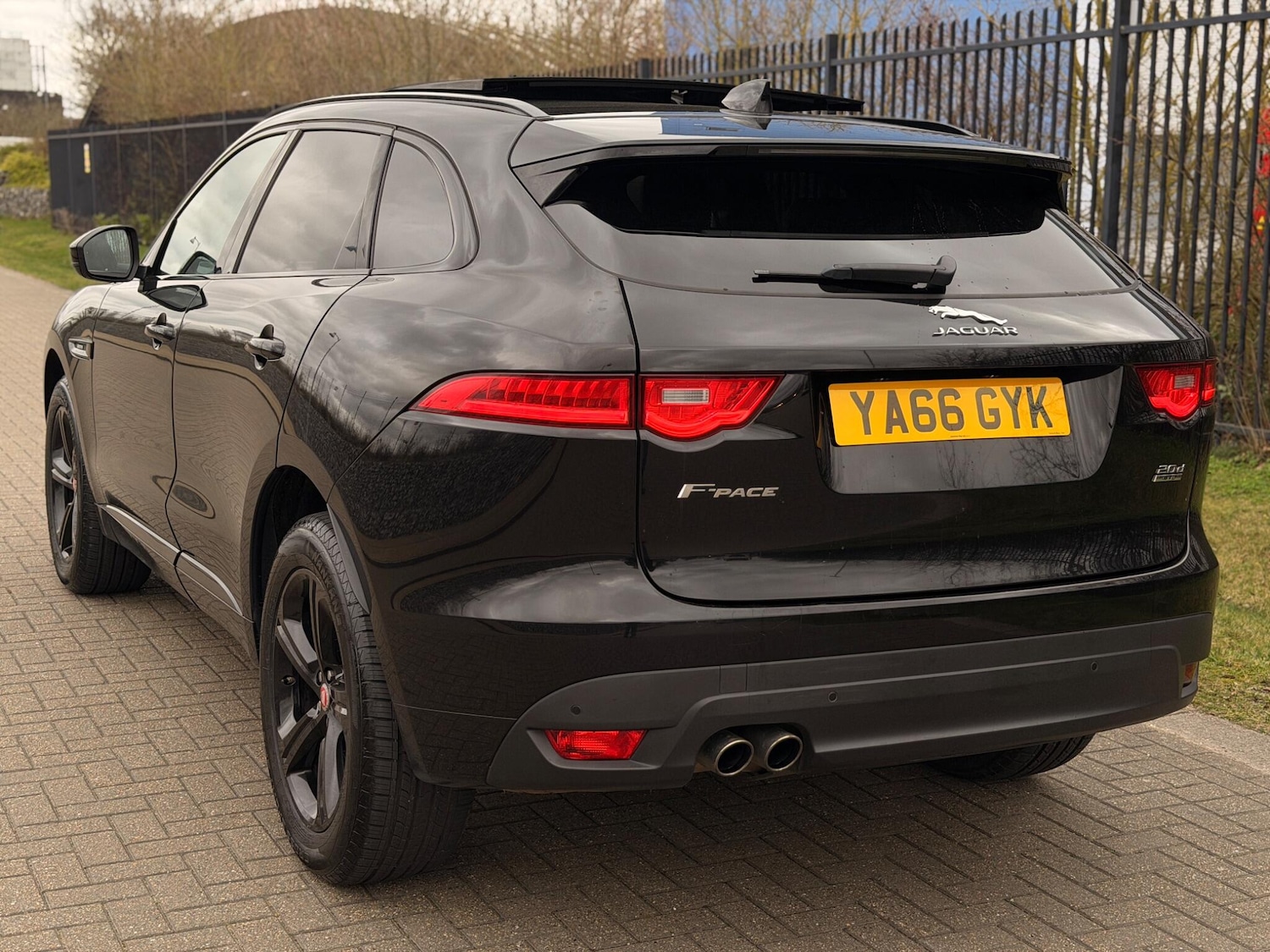 Used Jaguar F-Pace 2017 for sale - 77695346: Photo 4