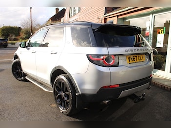 Used Land Rover Discovery Sport 2017 for sale - 77261926: Photo