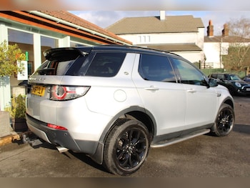 Used Land Rover Discovery Sport 2017 for sale - 77261926: Photo