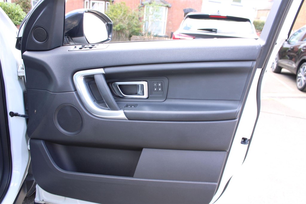 Used Land Rover Discovery Sport 2015 for sale - 78055453: Photo 24