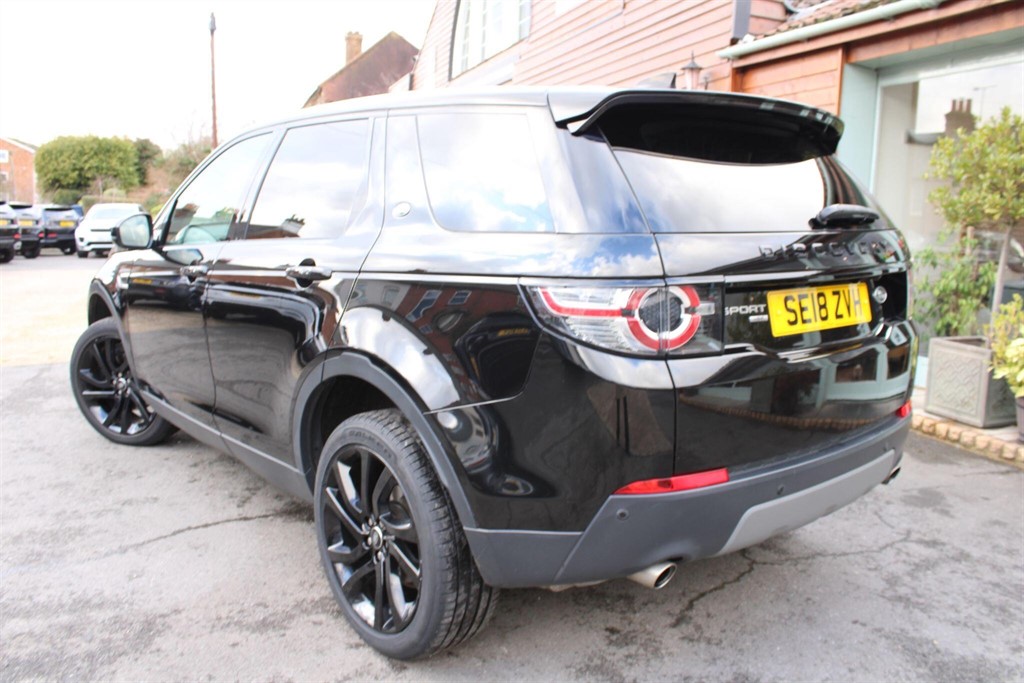 Used Land Rover Discovery Sport 2018 for sale - 77300765: Photo 2