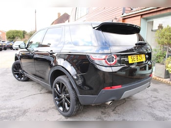Used Land Rover Discovery Sport 2018 for sale - 77300765: Photo