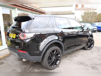 Used Land Rover Discovery Sport 2018 for sale - 77300765: Photo